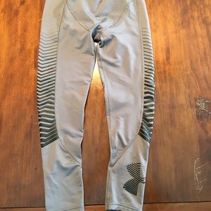 Under Armour boys thermal long johns/leggings